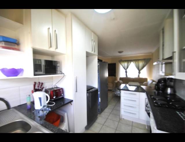 2 BEDROOM SIMPLEX FOR SALE IN DAWN PARK